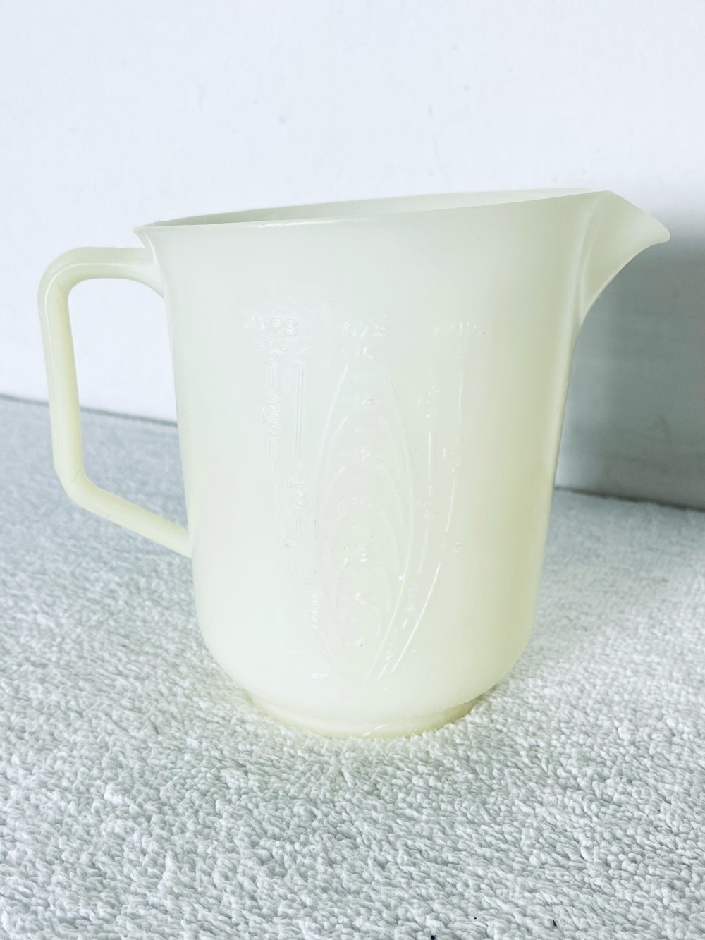 5/$35 Vintage Tupperware Sheer Cream Measuring Pitcher 2 Cup 134